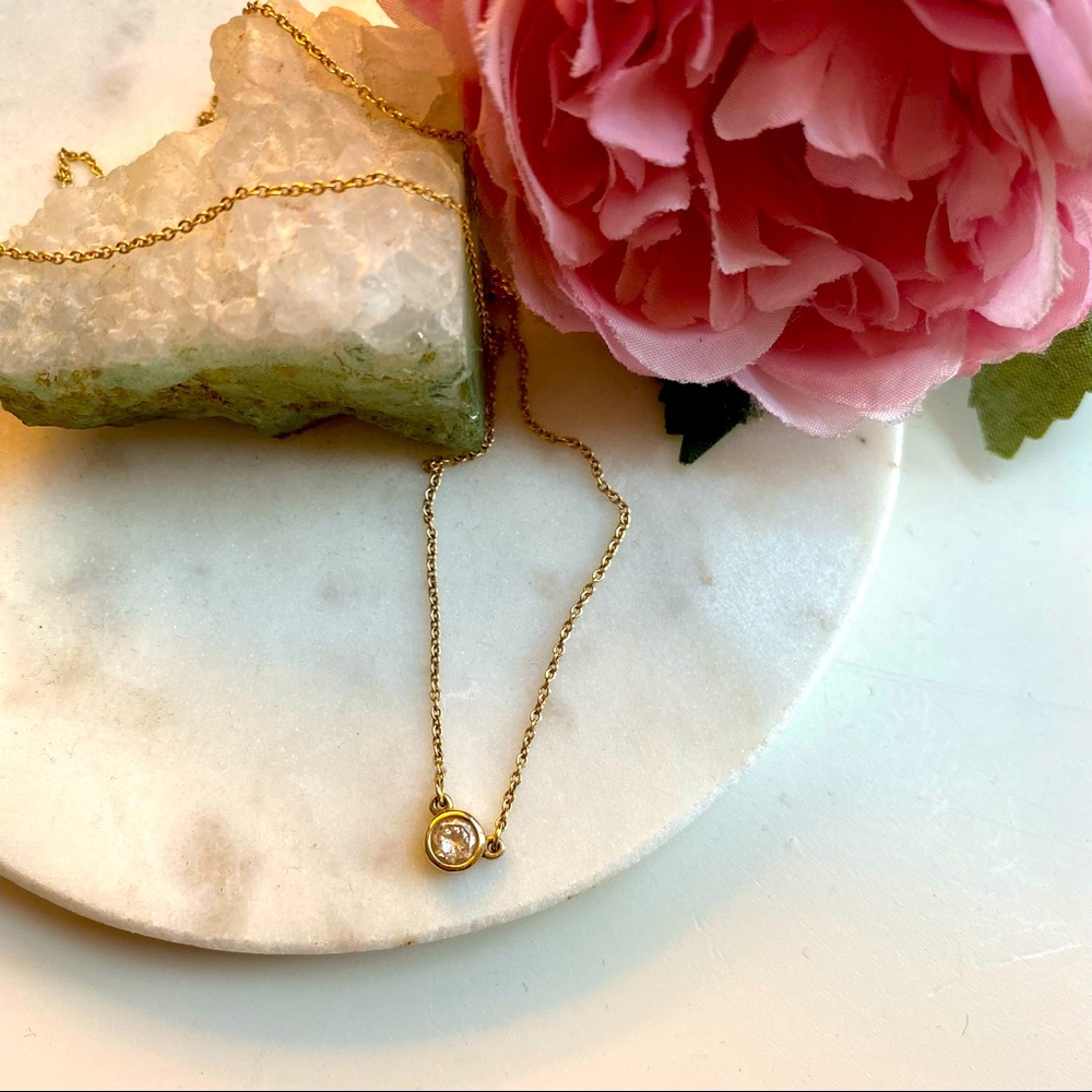 1/4 carat diamond necklace on 14k gold chain 💖make offer💖